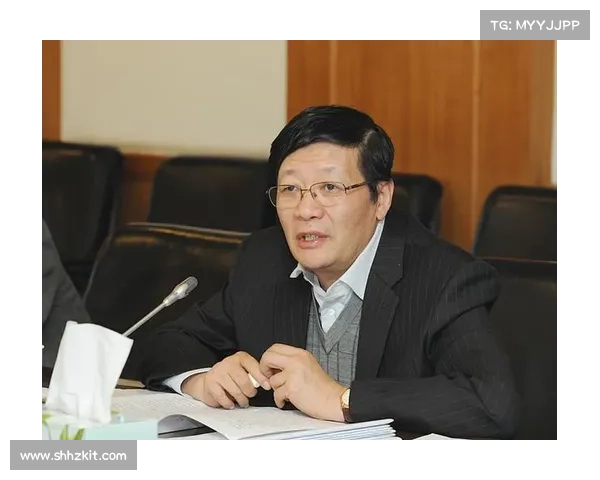 如何在会议中妥善应对迟到者以保持良好秩序与效率